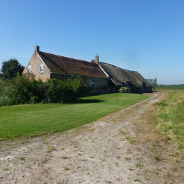 Agrarisch monument Hof Westdorpe aan de Westdorpseweg 1 in Baarland.