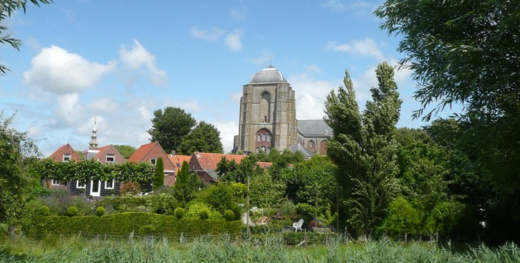 Het beschermd stadsgezicht van Veere met op de achtergrond de Grote Kerk.