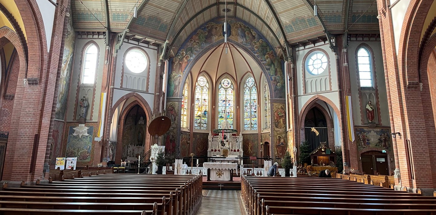 Interieur van de Heilige Maria Magdalenakerk in Goes.