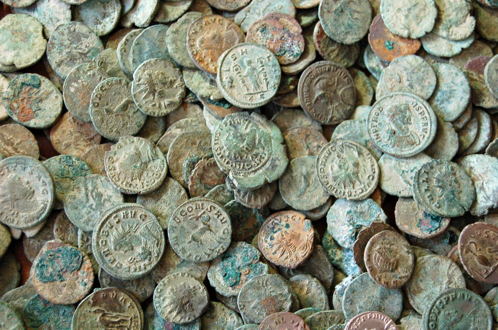 Verzameling munten: een van de vele schatten uit het Zeeuws Archeologisch Depot.