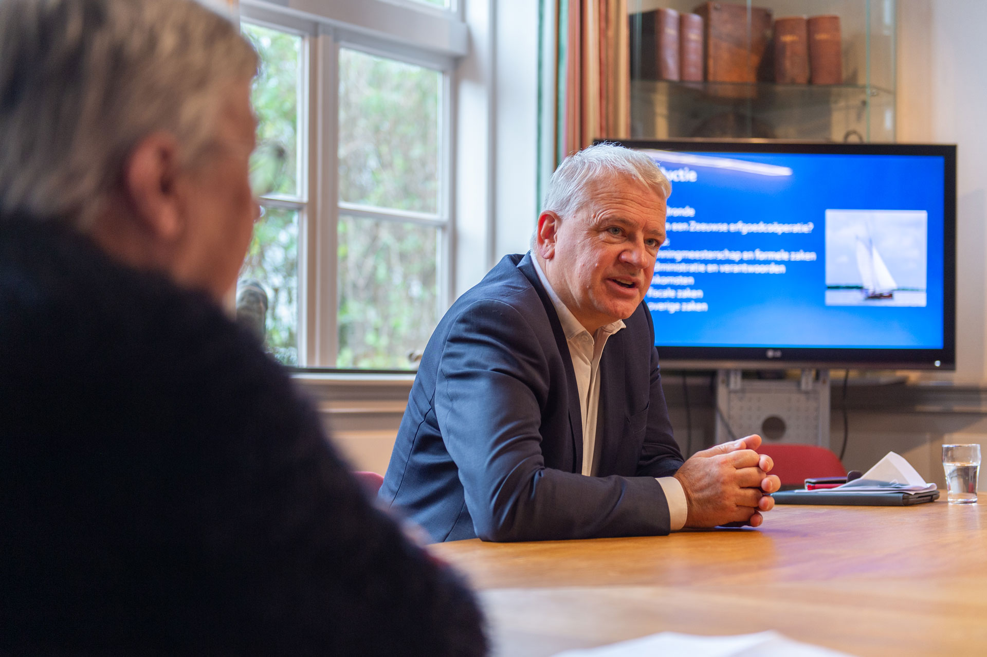 Simon Jongepier van de Zeeuwse Erfgoed Coöperatie deelt zijn kennis over het penningmeesterschap tijdens zijn workshop.