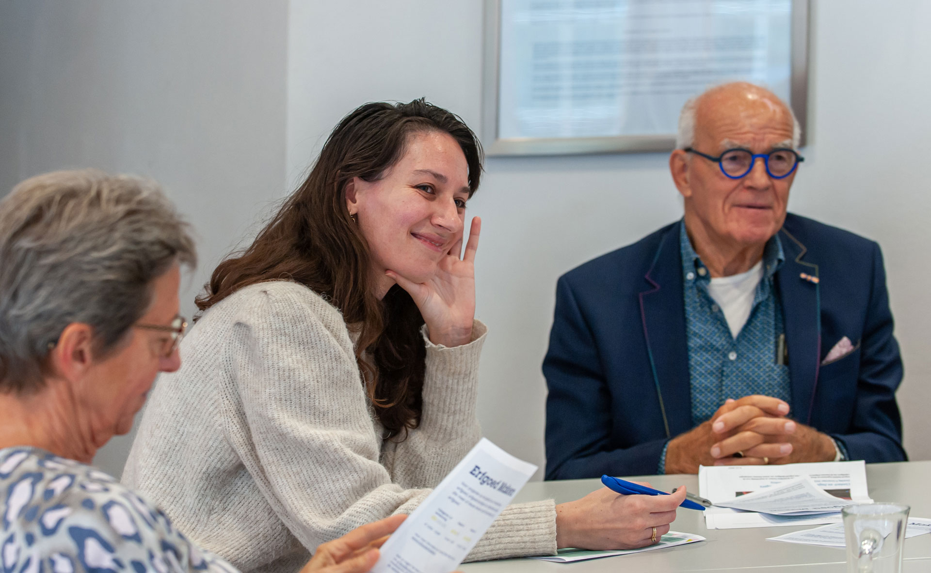 Workshopdeelnemers krijgen informatie over de subsidieregeling 'Erfgoed Maken' van het Fonds voor Cultuurparticipatie.