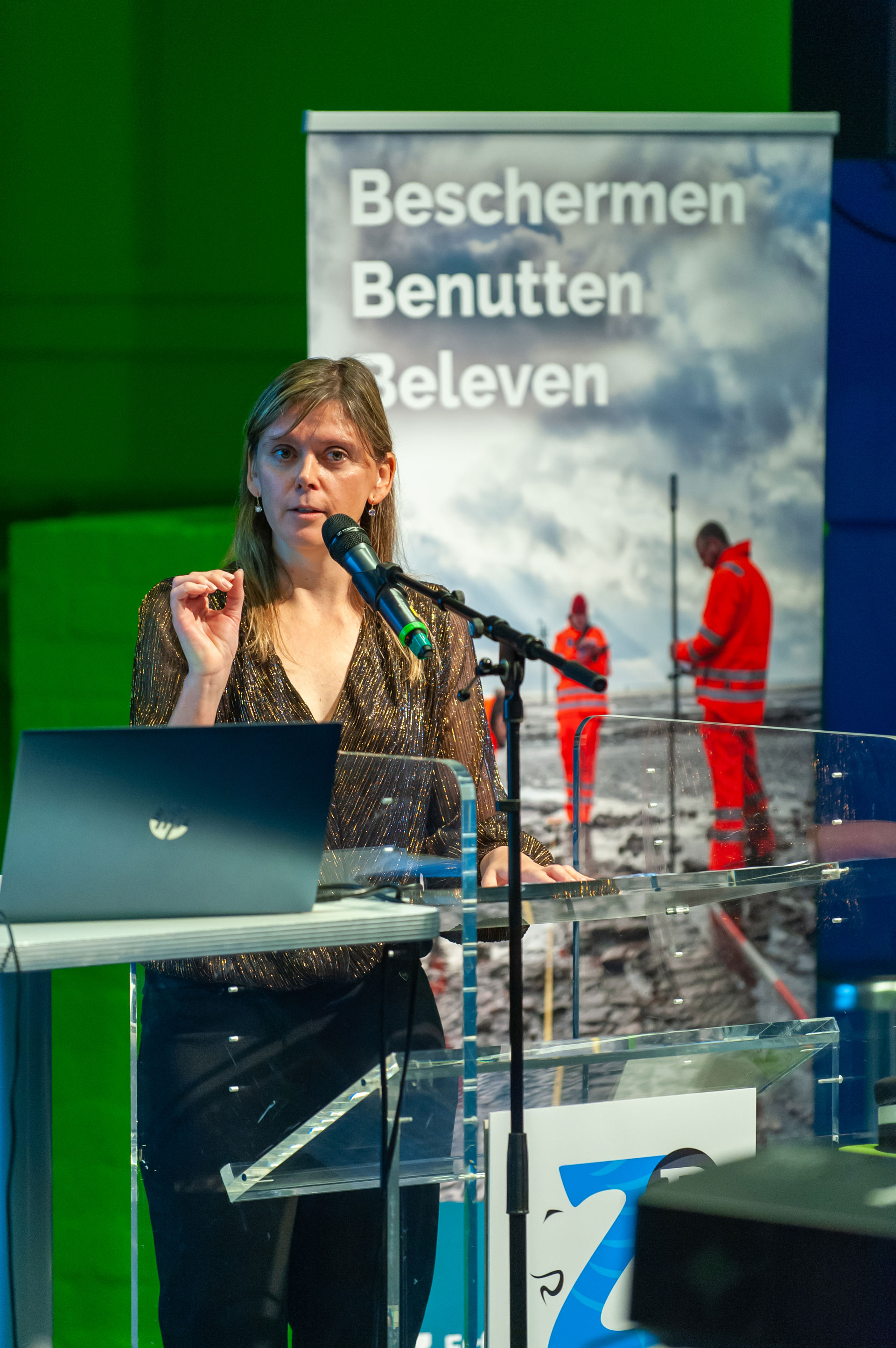 Juanita Kiburg van Artefact vertelt over het onderzoek in Poortvliet: schitterende schatten in het veen.