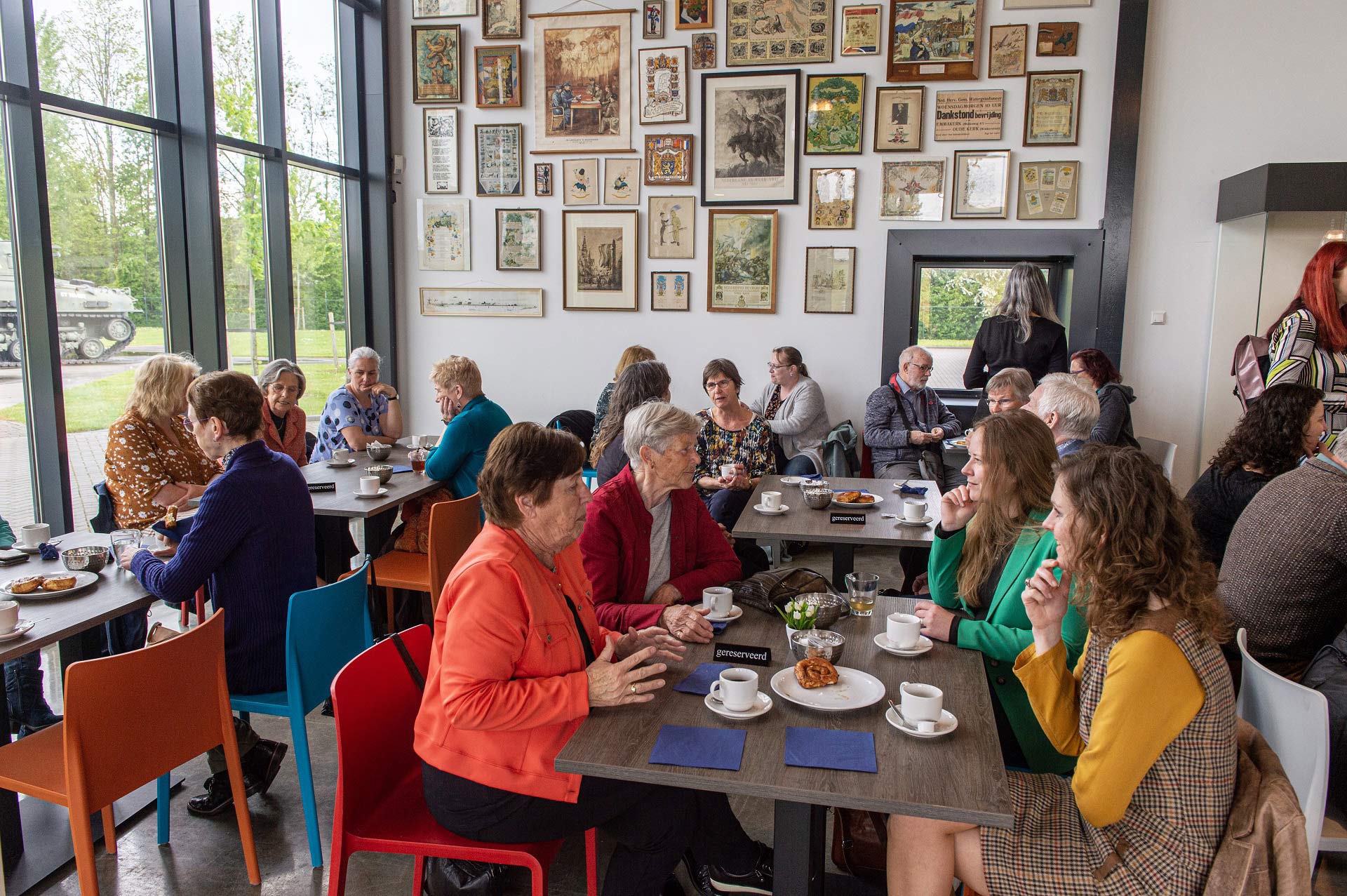 Kennis en ervaring uitwisselen onder het genot van een bakje koffie.