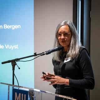 Danielle Otten van Erfgoed Zeeland was dagvoorzitter tijdens deze contactdag.