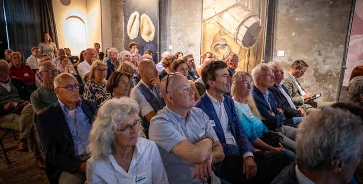 In het Maritiem Muzeeum Zeeland mochten we een volle zaal aanwezigen verwelkomen. 