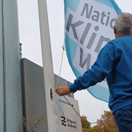 Erfgoed Zeeland hijst de vlag aan de start van de Nationale Klimaatweek 2023.