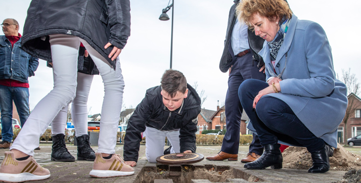 Vanuit het Oosterschelderegio Archeologisch Samenwerkingsverband wordt er in Goes een kleitablet begraven. 