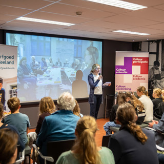 Josje de Regt (directeur Cultuurkwadraat) vertelt over het belang van erfgoededucatie.