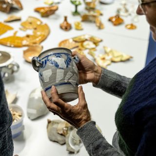 Op de Archeomarkt: de schervenberg van Kloetinge en de stappen die werkgroep AWN Zeeland hierin zet.