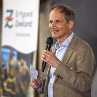 Kees-Jan Dosker - voorzitter raad van toezicht Erfgoed Zeeland - opende de middag.