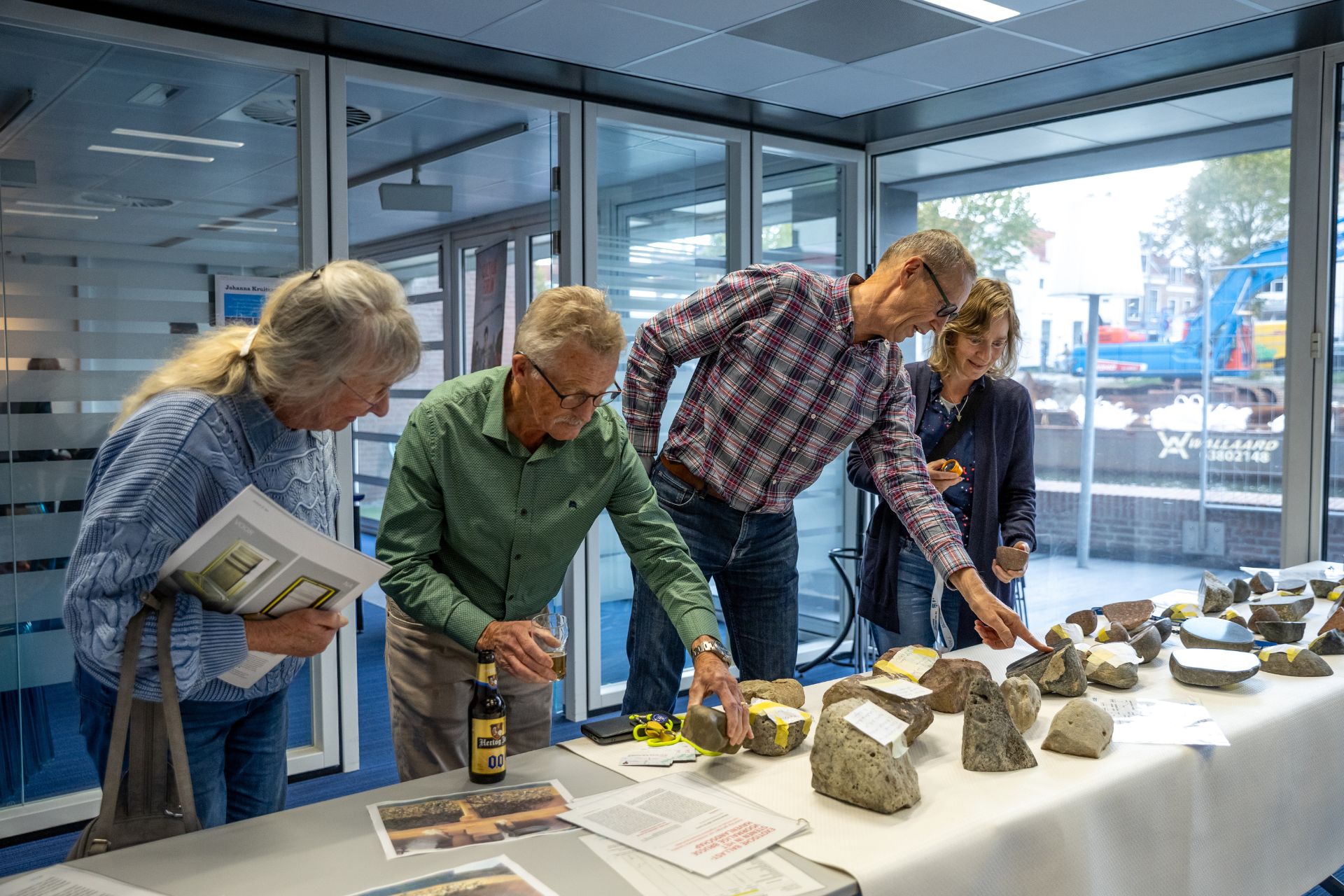 Determineren van middeleeuwse ballaststenen in de Archeohotspot van Cultuurforum Aardenburg en partners.