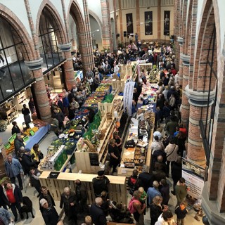 De binnenkant van de Cuyperskerk in Sas van Gent.