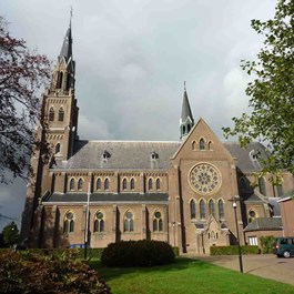 De Heilige Willibrordes kerk in 's-Heerenhoek.
