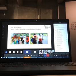 Digitale bijeenkomst via laptop voor het werven van vijf nieuwe musea in 2022 voor de leerlijn Reizen in de Tijd door Zeeland.