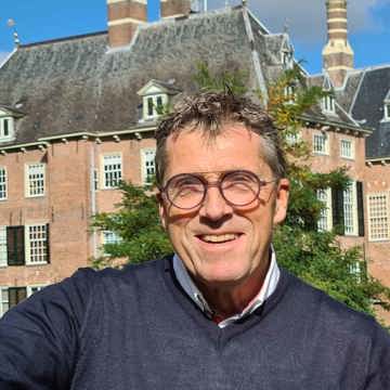 Oud-collega Simon van Wouwe