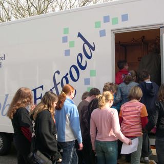 De Erfgoedmobiel uit 2004, een rijdende tentoonstellingstrailer voor het onderwijs.