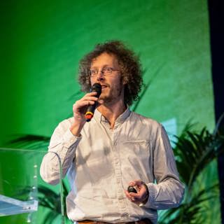 Alexander Lehouck over het veldonderzoek naar een Merovingisch grafveld in Koksijde (België).