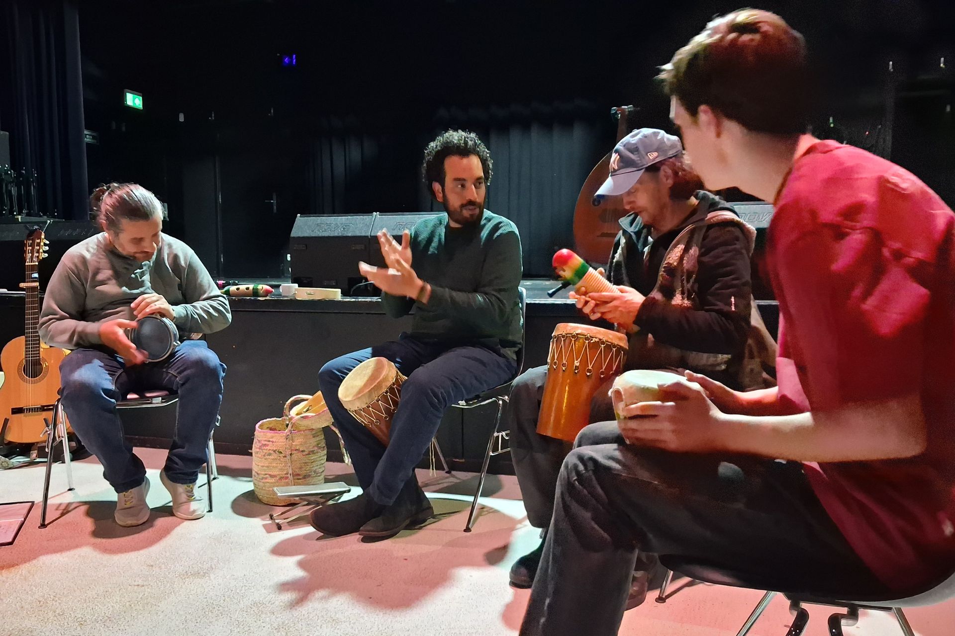 Wissem Ziadi, een van de Buutndiekers, tijdens de workshop in Middelburg.