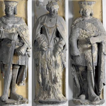 Drie beelden, Anna van Borsele (midden), haar echtgenoot Filips van Bourgondië-Beveren (links) en hun zoon Adolf van Bourgondië-Beveren (rechts).
