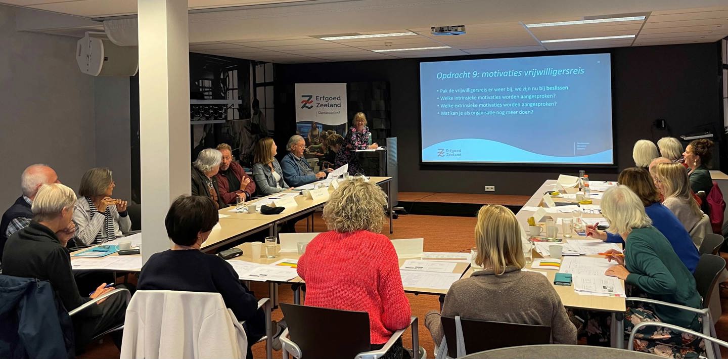 Medewerkers en vrijwilligers van Zeeuwse erfgoedinstellingen tijdens de training 
