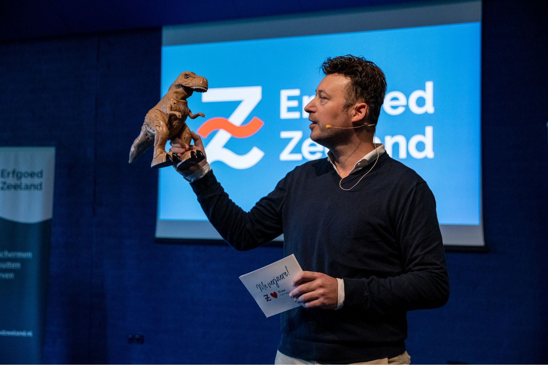 Dagvoorzitter Wilco Blaak verbindt in zijn eigen stijl de archeologie met zijn jongens thuis.