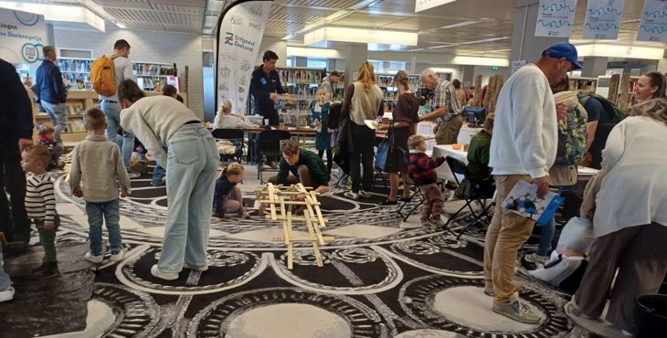 Constructie zonder spijkers bouwen.