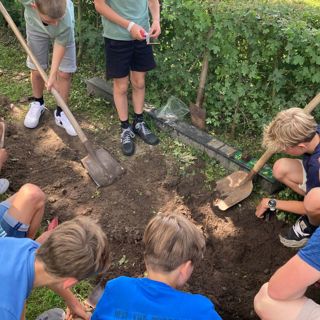 Graven naar resten van het voormalige Hof Vrederust (foto Bram Silkens).