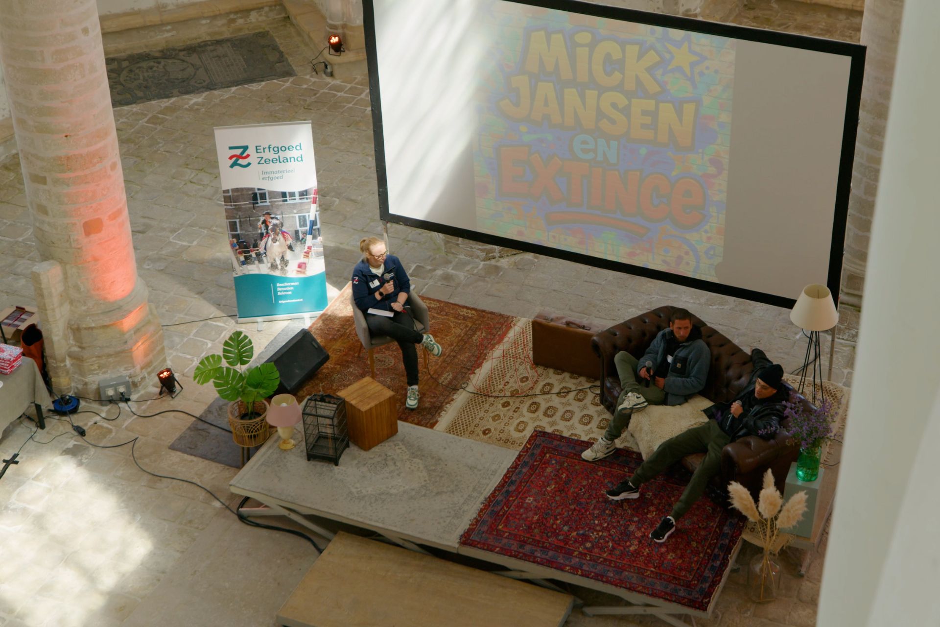 Mick Jansen en Extince in gesprek over de betekenis van hiphopcultuur.