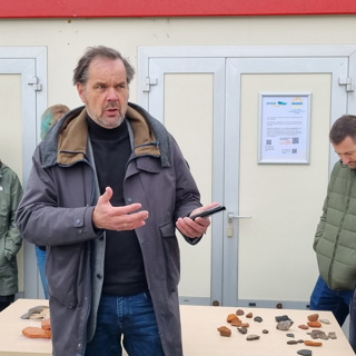 Wethouder Bert Tuk van de Gemeente Veere opent de zoektocht naar Romeins Zeeland.
