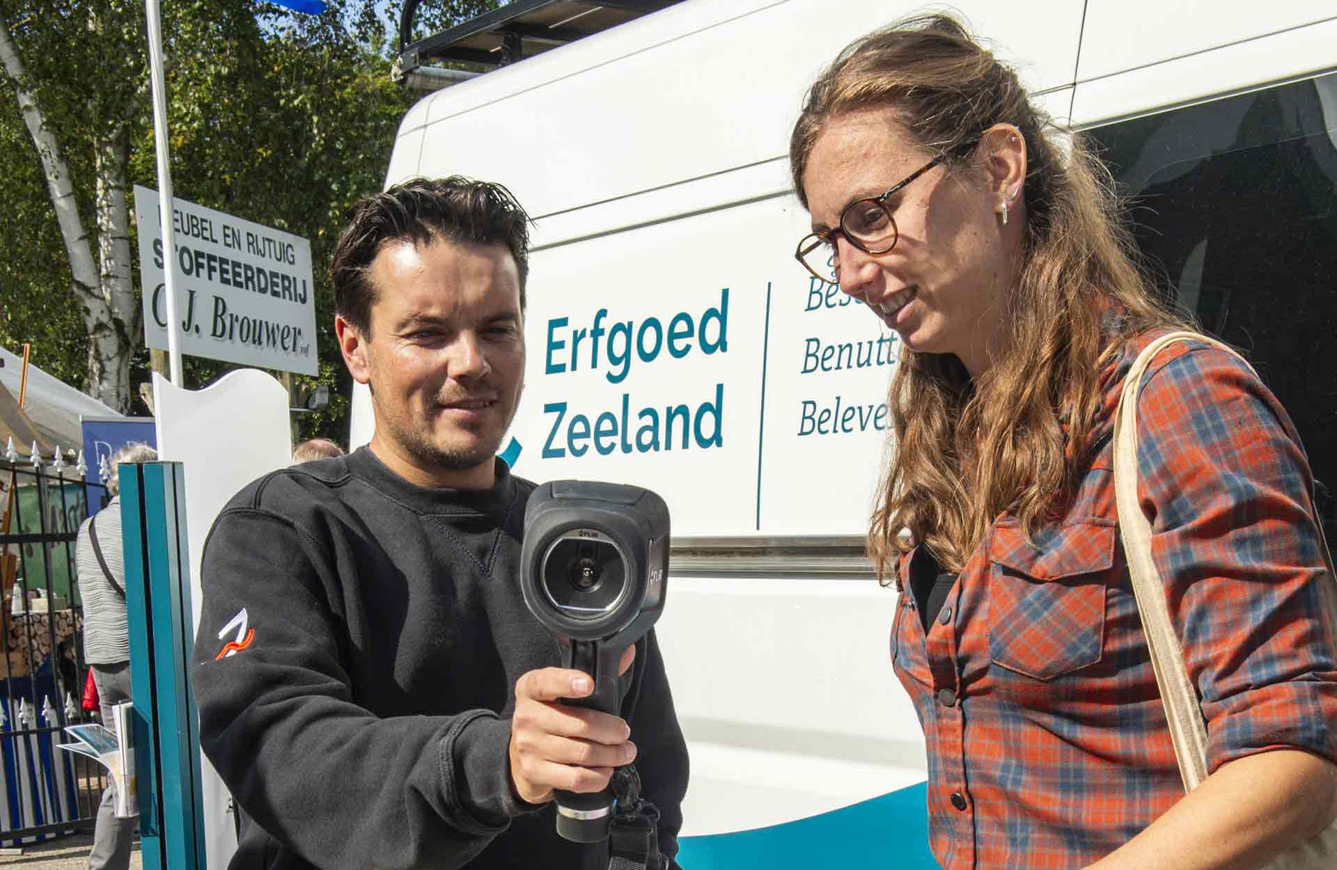 Met een warmtescan mogelijke warmtelekken opsporen in monumentale gevels.
