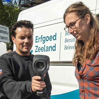 Met een warmtescan mogelijke warmtelekken opsporen in monumentale gevels.