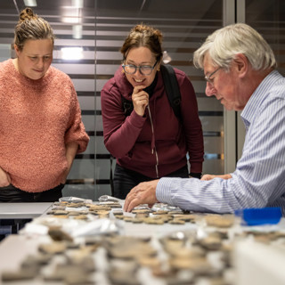 Marktdeel; IJzertijd-aardewerk bij Bert van der Valk (AWN ’s-GRAVENhage).