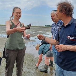 Een aardewerk fragment van een kookpot (foto Nanda van den Berg).
