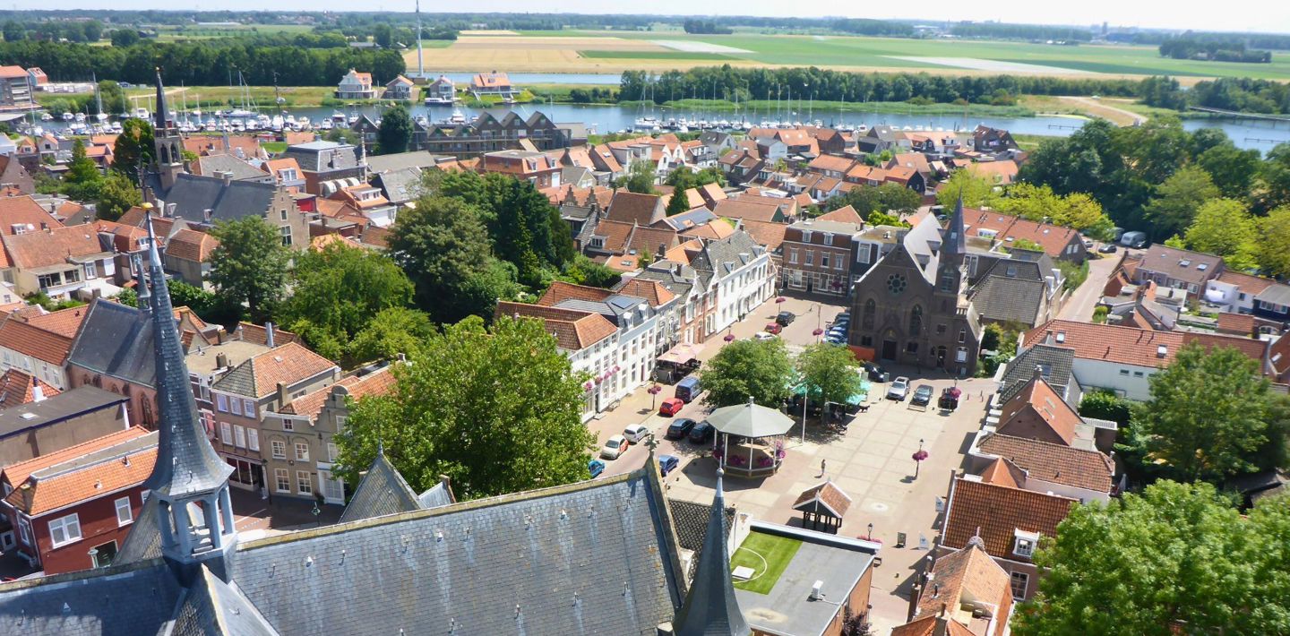 Beschermd stadsgezicht van Tholen, van bovenaf gezien.