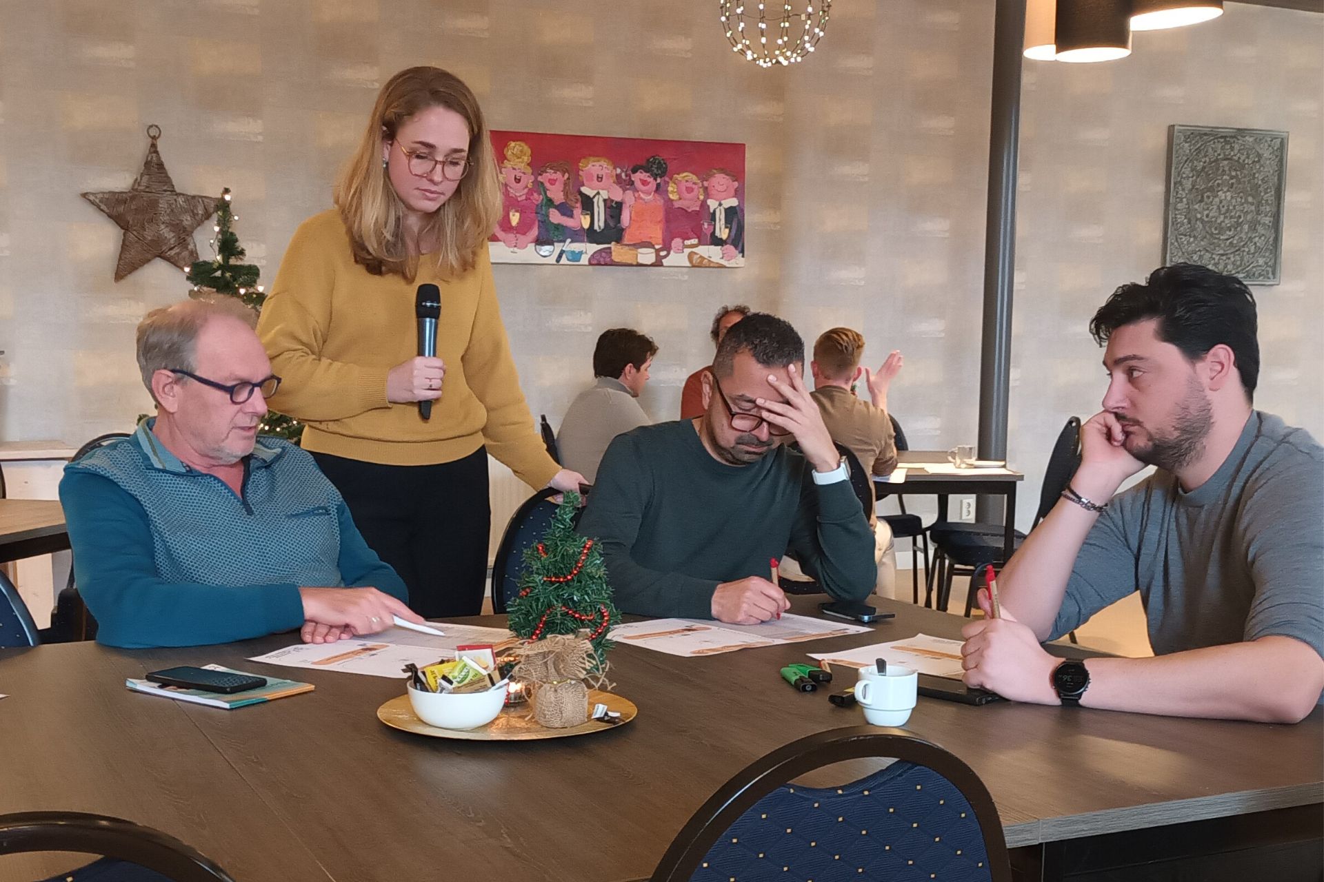 Overleg met Kelly Warnaar-Boender van KIEN tijdens de werksessie