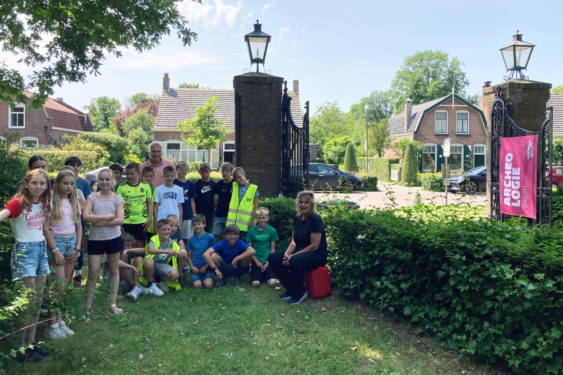 De leerlingen van groep 7-8 van basisschool De Wegwijzer (foto Bram Silkens).