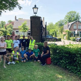 De leerlingen van groep 7-8 van basisschool De Wegwijzer (foto Bram Silkens).