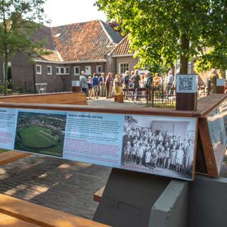 Ankerplaats met klapbank bij Museum De Burghse Schoole in Burgh-Haamstede, ingericht in 2019. 