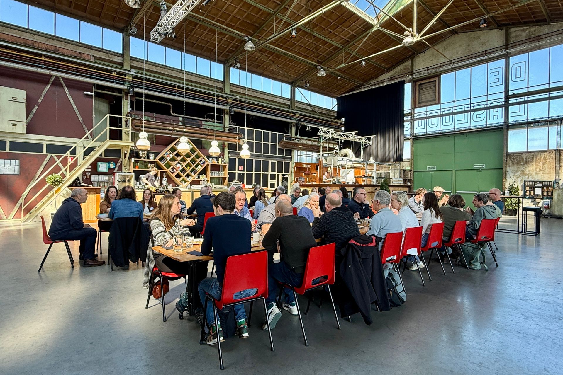Gezamenlijke lunch als aftrap van de bijeenkomst over de Atlantikwall Zeeland.