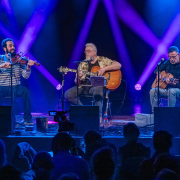 Optreden van Wissem Ziadi, Sjef Hermans en Ries de Vuystin poppodium De Spot tijdens Songs from the Heart.
