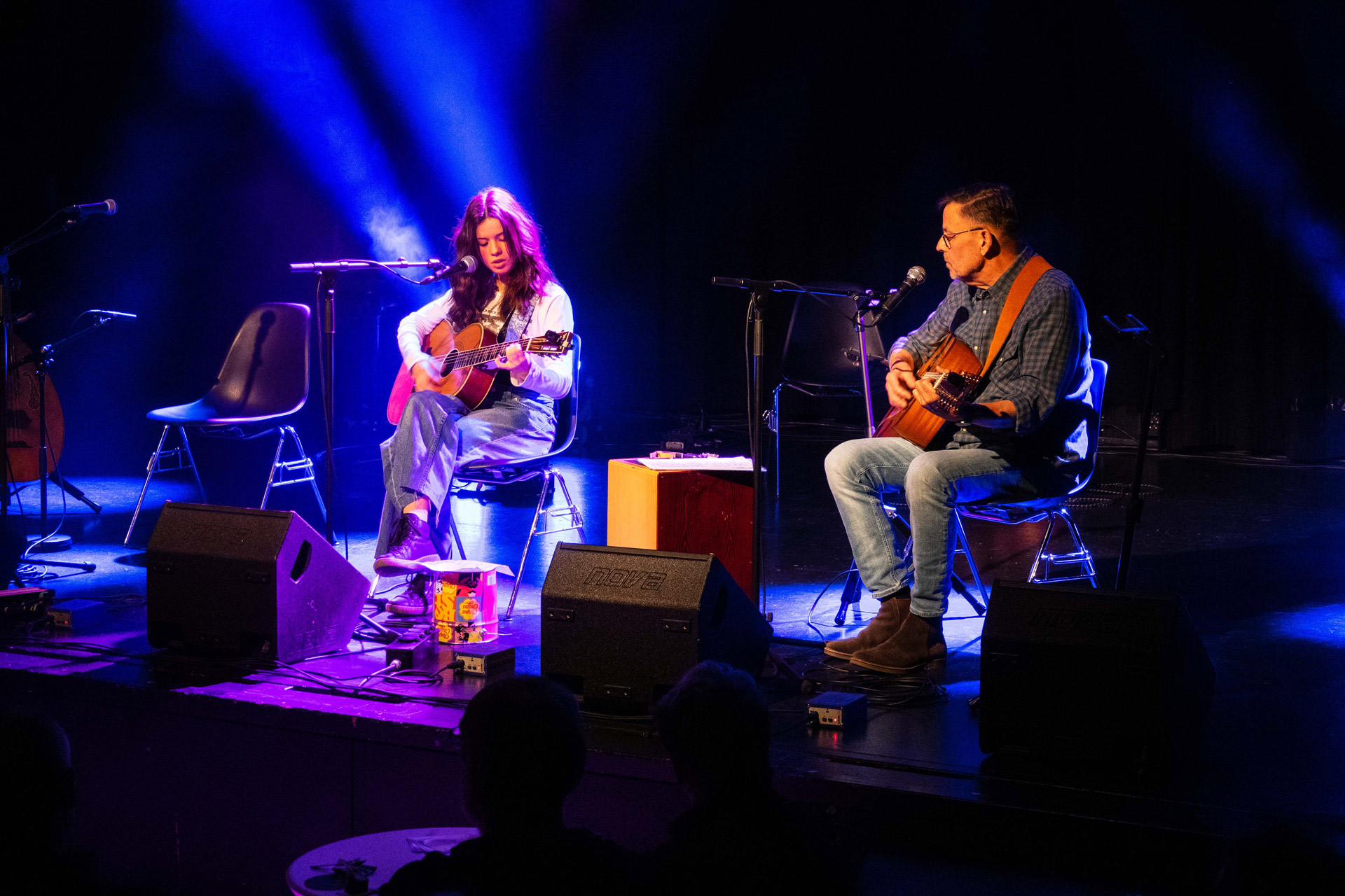 Sjef Hermans trad samen met zijn kleindochter Juneau Savenije op tijdens het concert op 29 februari 2024 (foto Tanja Hoogerheijde).